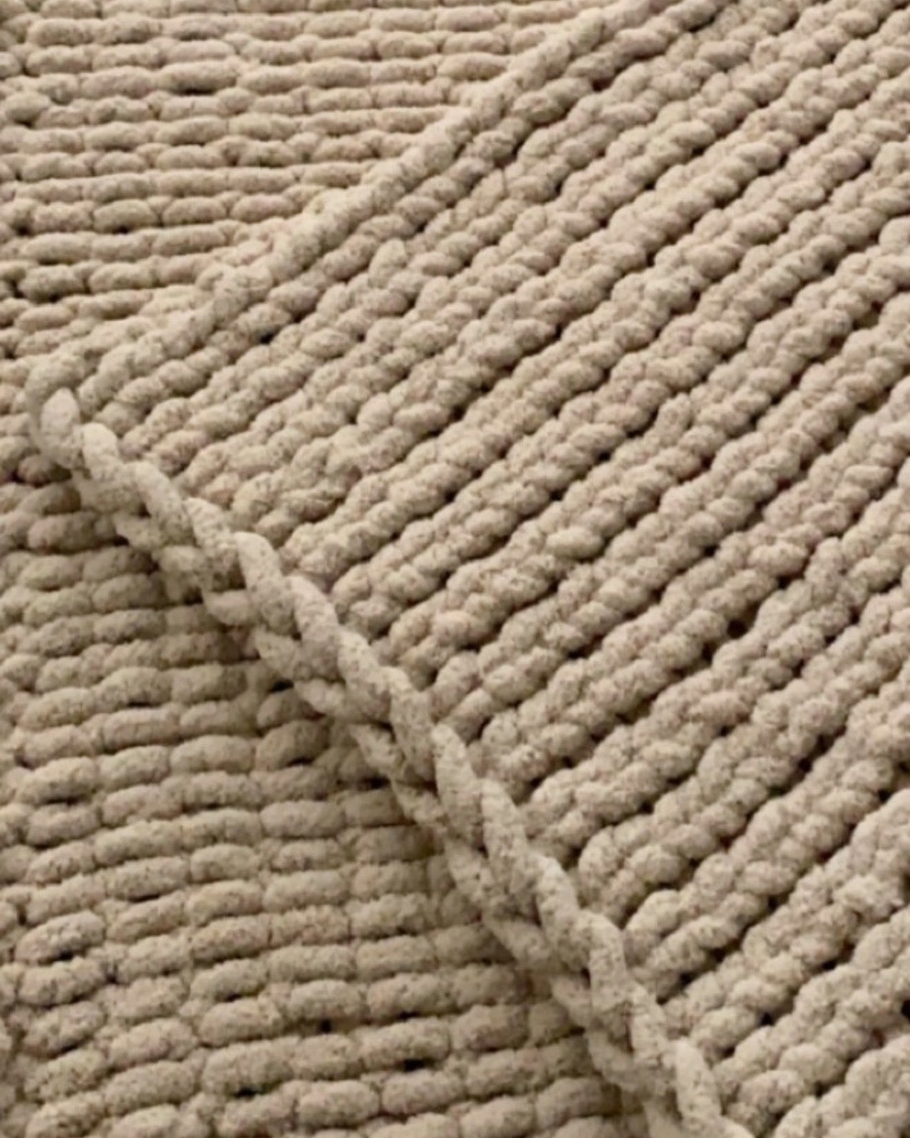 Chunky Knit Blanket-Taupe